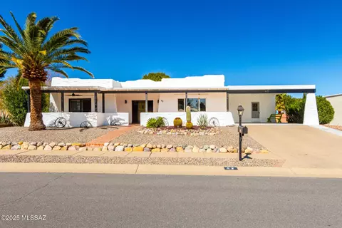 42 W Paseo Del Chino, Green Valley, AZ 85614