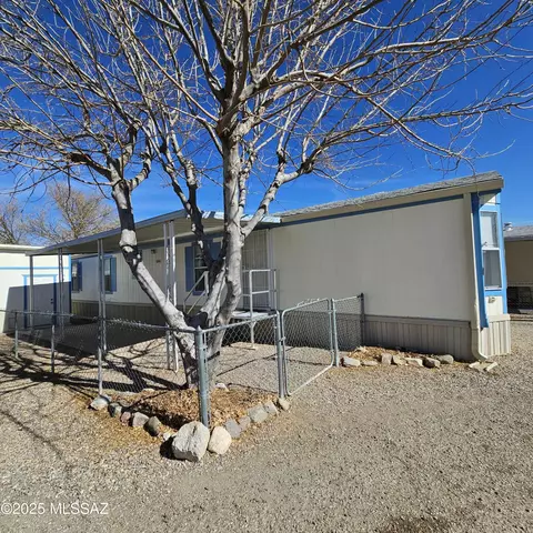 260 S Land Ave #49, Benson, AZ 85602