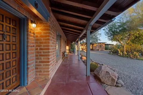 2630 N Sahuara Ave, Tucson, AZ 85712