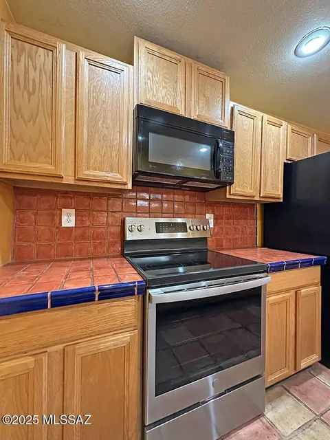 8034 E Shadow Ln, Tucson, AZ 85750 photo 16