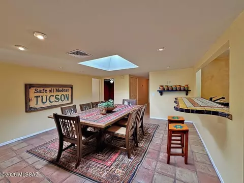 8034 E Shadow Ln, Tucson, AZ 85750 photo 11