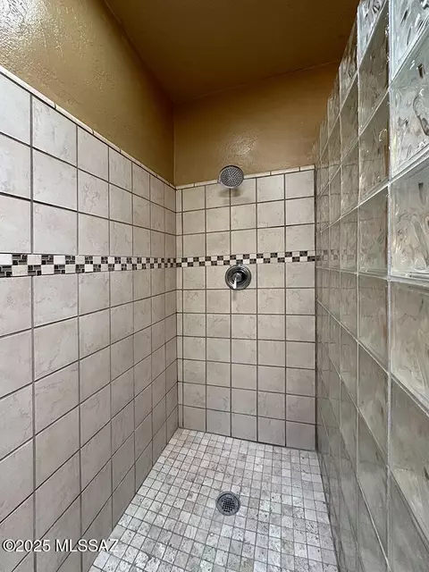8034 E Shadow Ln, Tucson, AZ 85750 photo 32