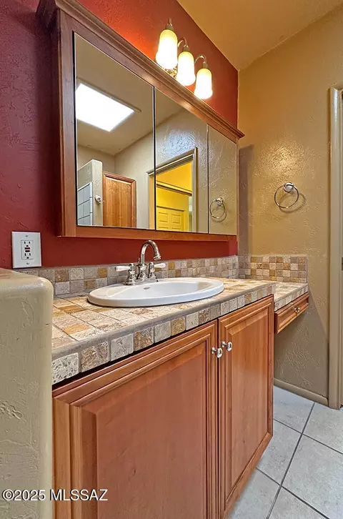 8034 E Shadow Ln, Tucson, AZ 85750 photo 30
