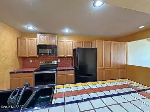 8034 E Shadow Ln, Tucson, AZ 85750 photo 13