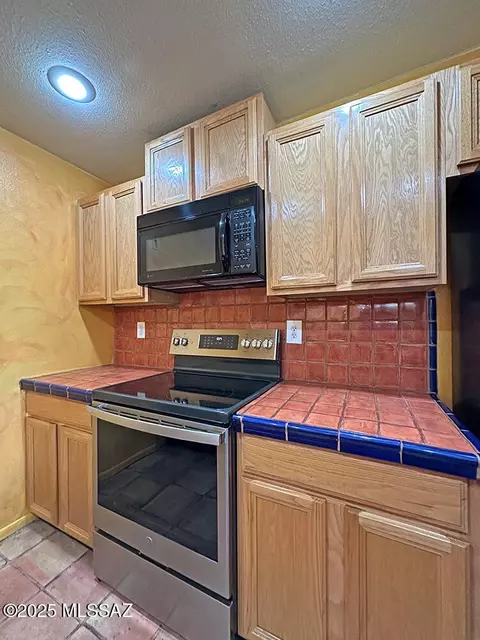 8034 E Shadow Ln, Tucson, AZ 85750 photo 15