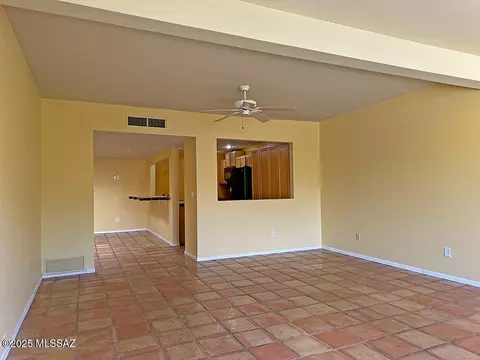 8034 E Shadow Ln, Tucson, AZ 85750 photo 8