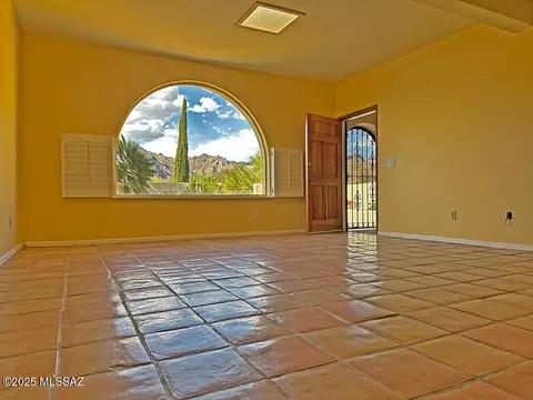 8034 E Shadow Ln, Tucson, AZ 85750 photo 5