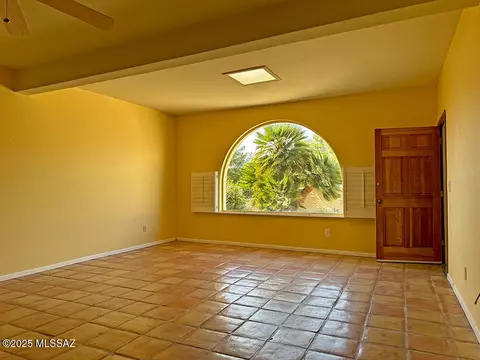 8034 E Shadow Ln, Tucson, AZ 85750 photo 7