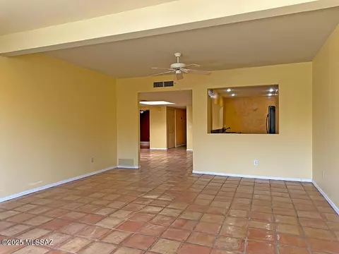 8034 E Shadow Ln, Tucson, AZ 85750 photo 9