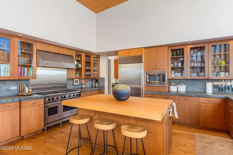 Kitchen - 1225 E Magee Rd, Tucson, AZ 85718 photo 2 of 3