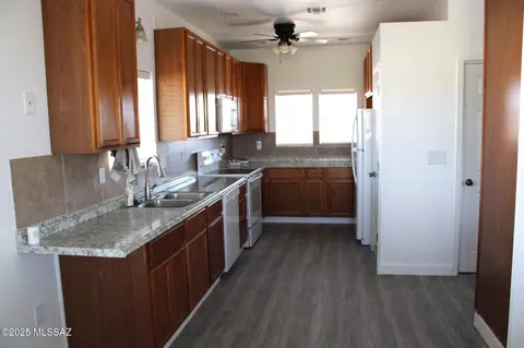 Kitchen - 917 Bourgeous Rd, Duncan, AZ 85534 photo 1 of 1