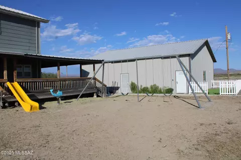 Exterior - 917 Bourgeous Rd, Duncan, AZ 85534 photo 2 of 5