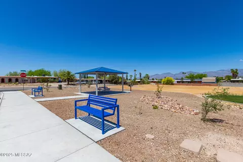 Exterior - 9823 E Gray Hawk Dr, Tucson, AZ 85730 photo 2 of 2
