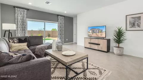 Living - 9823 E Gray Hawk Dr, Tucson, AZ 85730 photo 2 of 2