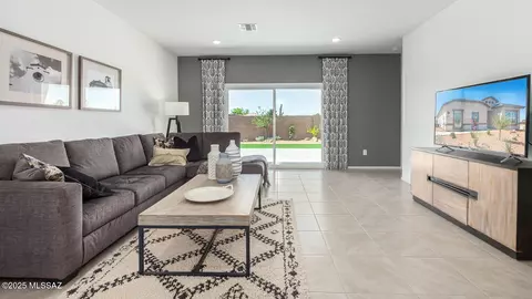 Living - 9823 E Gray Hawk Dr, Tucson, AZ 85730 photo 1 of 2