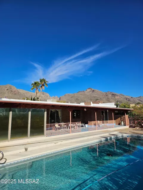 1402 E Big Rock Rd, Tucson, AZ 85718