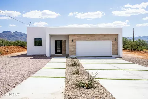 995 Cohete Ct, Rio Rico, AZ 85648