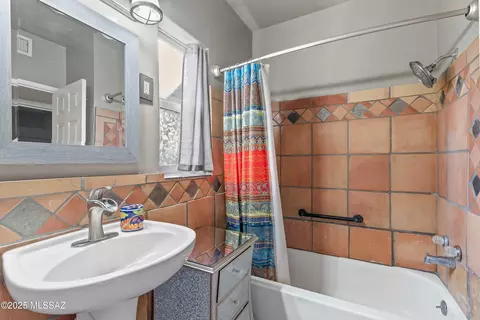 Bath - 4055 E 5th St, Tucson, AZ 85711 photo 2 of 6