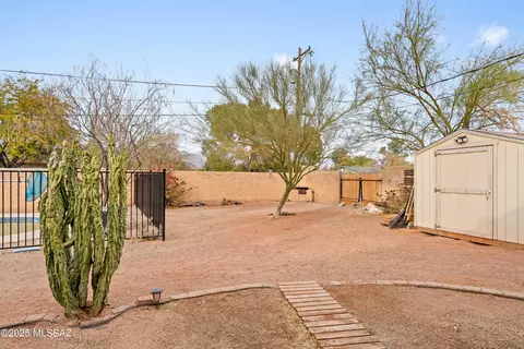 Exterior - 4055 E 5th St, Tucson, AZ 85711 photo 7 of 7