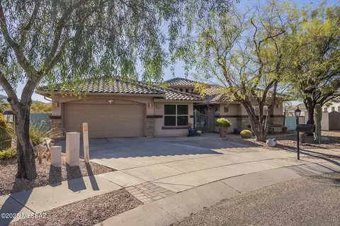 Exterior - 10792 E Grass Spring Pl, Tucson, AZ 85748 photo 2 of 12
