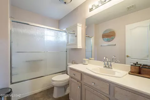 Bath - 10792 E Grass Spring Pl, Tucson, AZ 85748 photo 3 of 3