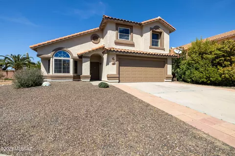 874 W Port Royal Pl, Oro Valley, AZ 85737