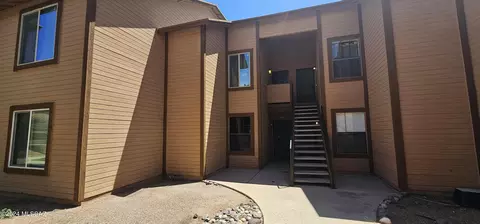 1688 W Wood Bridge Ct #101, Tucson, AZ 85746