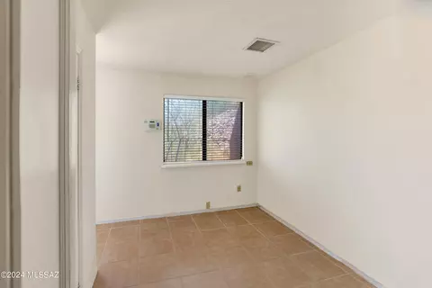 Bedroom - 623 E Pearl St, Benson, AZ 85602 photo 1 of 7