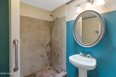 Bath - 623 E Pearl St, Benson, AZ 85602 photo 1 of 2