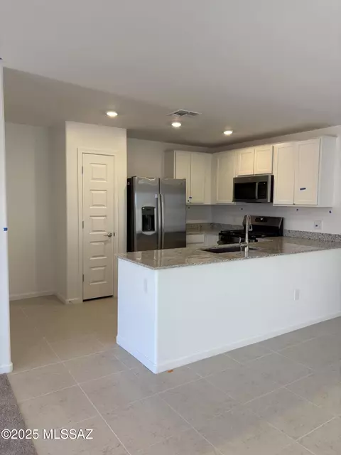 12825 E Daisy Moore Pl, Vail, AZ 85641 photo 4