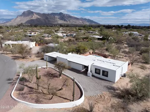 1341 W Chapala Ct, Tucson, AZ 85704