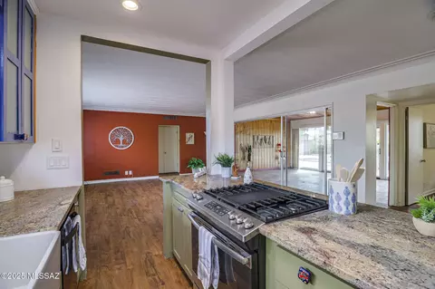 Kitchen - 840 E Copper St, Tucson, AZ 85719 photo 9 of 9