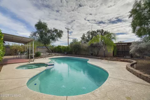 Exterior - 840 E Copper St, Tucson, AZ 85719 photo 12 of 16