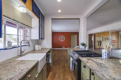 Kitchen - 840 E Copper St, Tucson, AZ 85719 photo 8 of 9