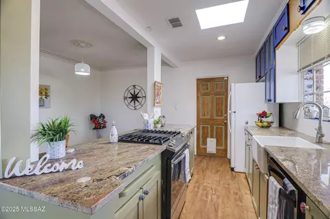 Kitchen - 840 E Copper St, Tucson, AZ 85719 photo 2 of 9