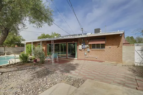 Exterior - 840 E Copper St, Tucson, AZ 85719 photo 7 of 16