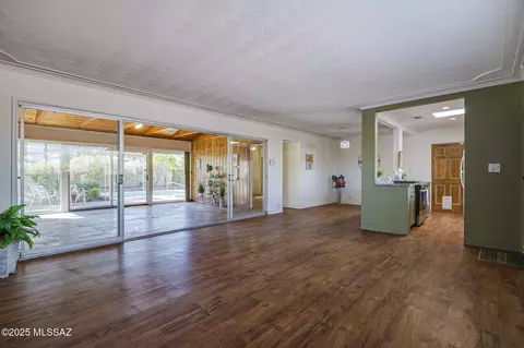 Living - 840 E Copper St, Tucson, AZ 85719 photo 5 of 6