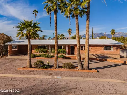 3555 E Calle Alarcon, Tucson, AZ 85716