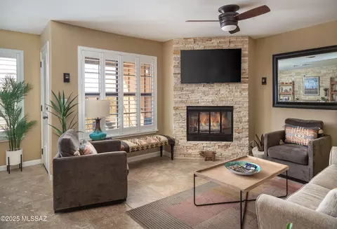 6651 N Campbell Ave #243, Tucson, AZ 85718