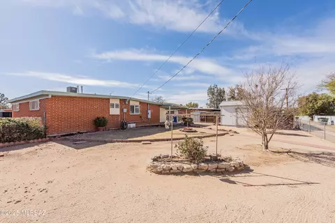 Exterior - 7329 E Sylvane Dr, Tucson, AZ 85710 photo 4 of 5