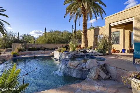 3885 N River Bluff Pl, Tucson, AZ 85750
