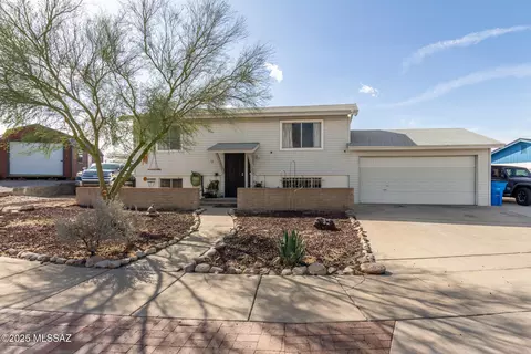 3821 W North Aire Pl, Tucson, AZ 85741