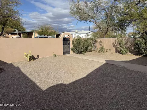 2276 S Devon Loop, Tucson, AZ 85713 photo 3