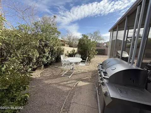 2276 S Devon Loop, Tucson, AZ 85713 photo 4