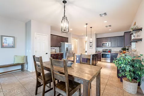 6266 W Scotch Pine Ln, Tucson, AZ 85743