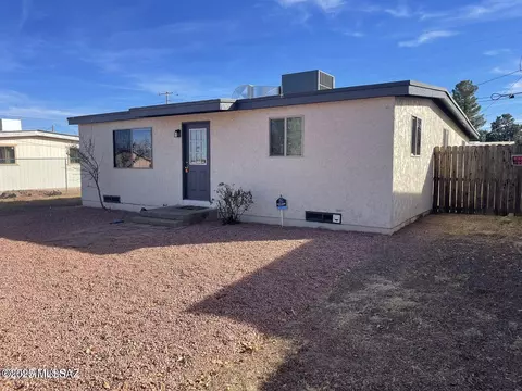 124 E Yuma St, Huachuca City, AZ 85616