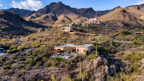 1690 N Lost Canyon Ct, Tucson, AZ 85745