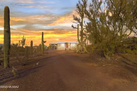 7446 N Sandario Rd, Tucson, AZ 85743