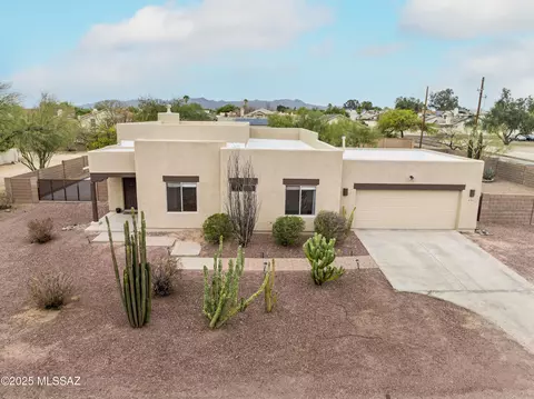 8595 N Hopdown Ave, Tucson, AZ 85742