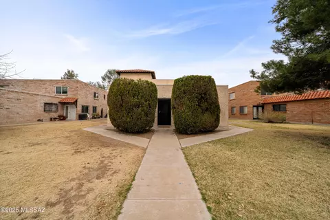 6609 E Calle La Paz #A, Tucson, AZ 85715